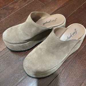 Free People Avery Size 7.5 Clogs Platform